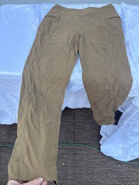 Mountain Hardwear Women's Tan Stretch Hiking Pants Size M